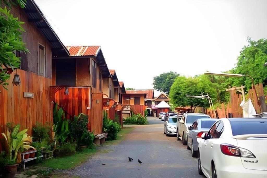 Jidapa Resort Phra Nakhon Si Ayutthaya Esterno foto